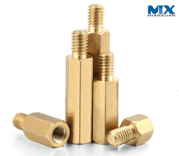 Латунная шестигранная дистанционная гайка с внутренней и наружной резьбой