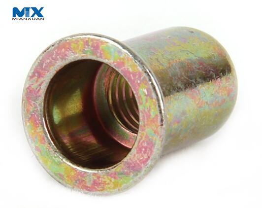 Желтые оцинкованные заклепки-гайки для строительства