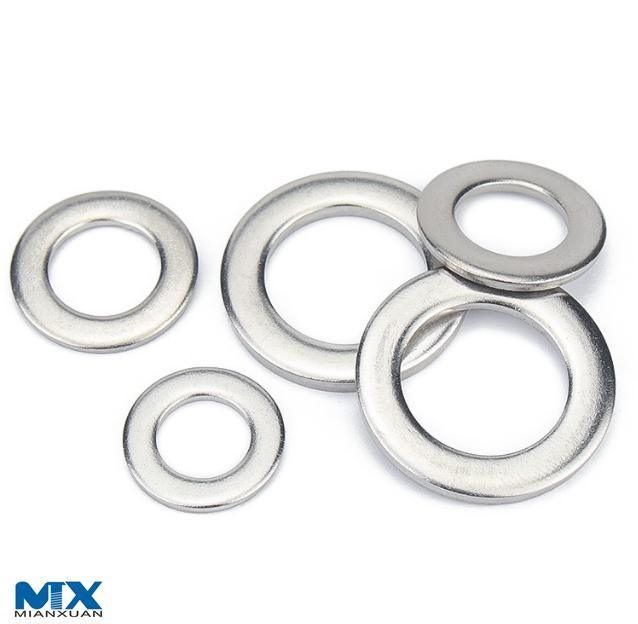 Большие простые шайбы из нержавеющей стали