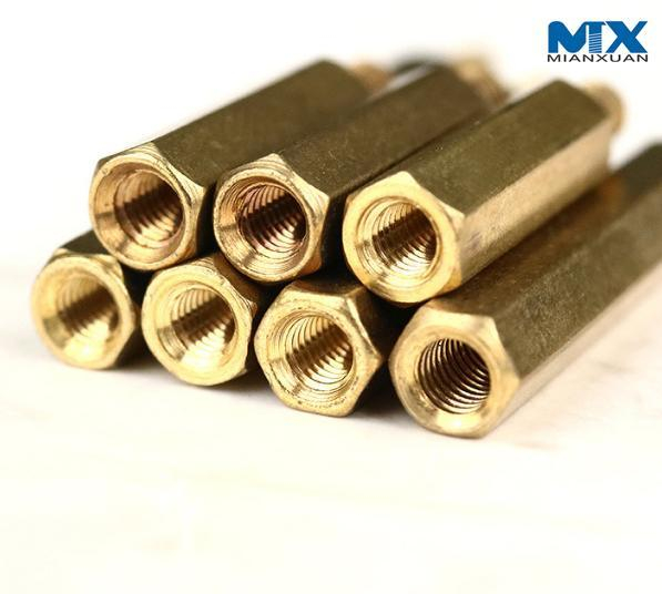 Латунная шестигранная дистанционная гайка с внутренней и наружной резьбой