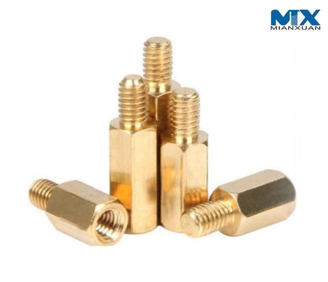 Латунная шестигранная дистанционная гайка с внутренней и наружной резьбой