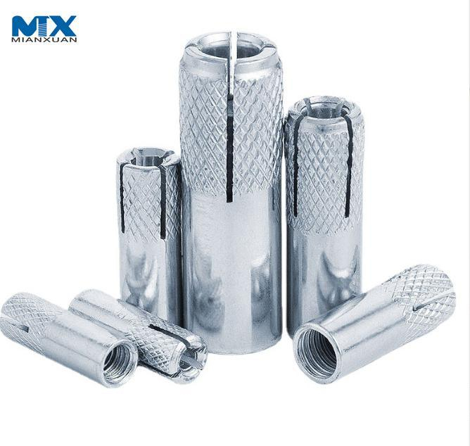 Вставьте распорные анкерные болты